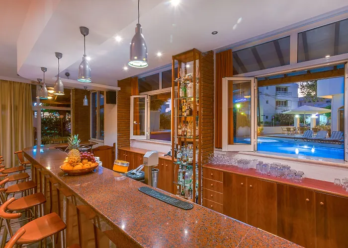 Pavlos 2* コス・タウン