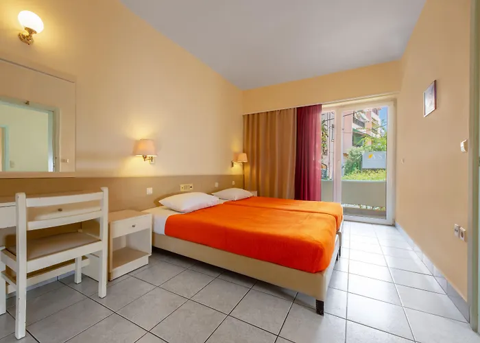 Pavlos 2* コス・タウン